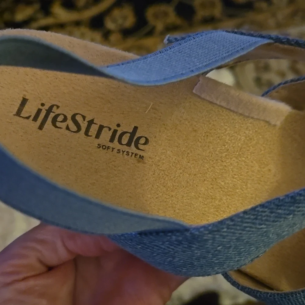 LifeStride Danita Blue Chambray Denim Cork Wedge Sandal Stretch Slingback 8 EUC - Picture 5 of 10